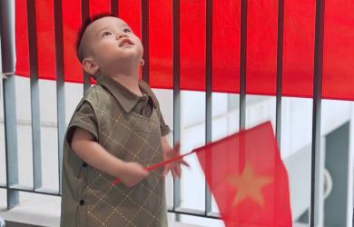 Vun đắp tình yêu nước cho con từ những điều giản dị